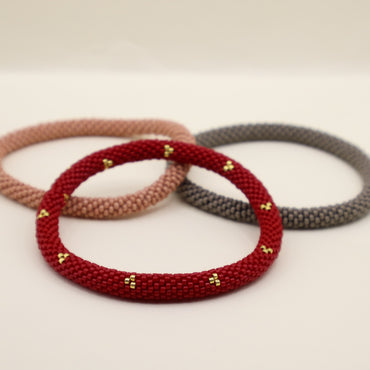 Set de Pulseras Rojo Vino, Rosa y Gris